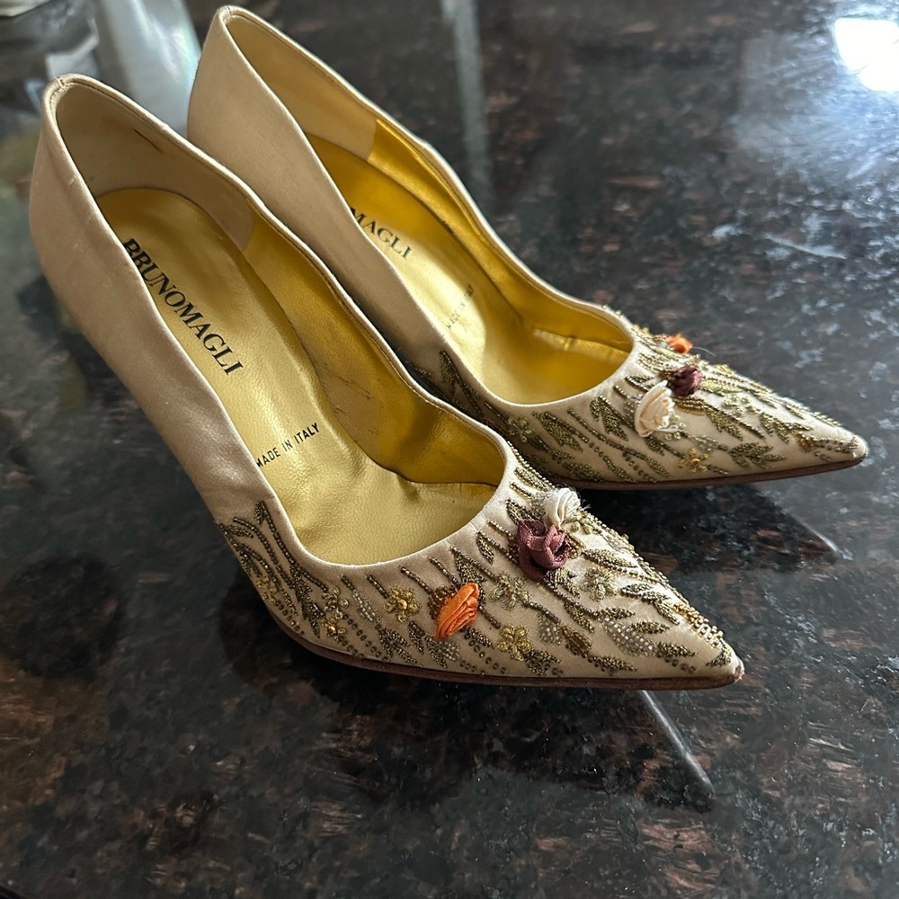 Bruno Magali Linen Pumps
